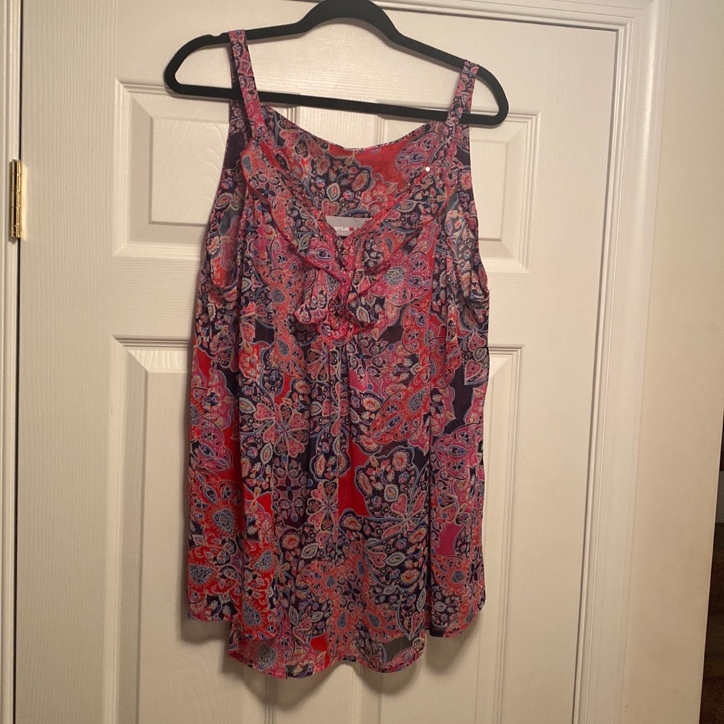 Brand New Avenue Multicolored Tank Topsize 2224